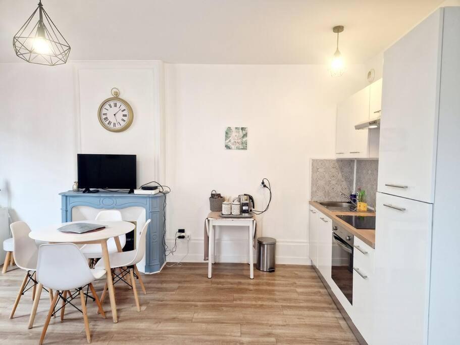Fregate Apartment แชร์บูร์ก อ็อง กงต็องแต็ง ภายนอก รูปภาพ